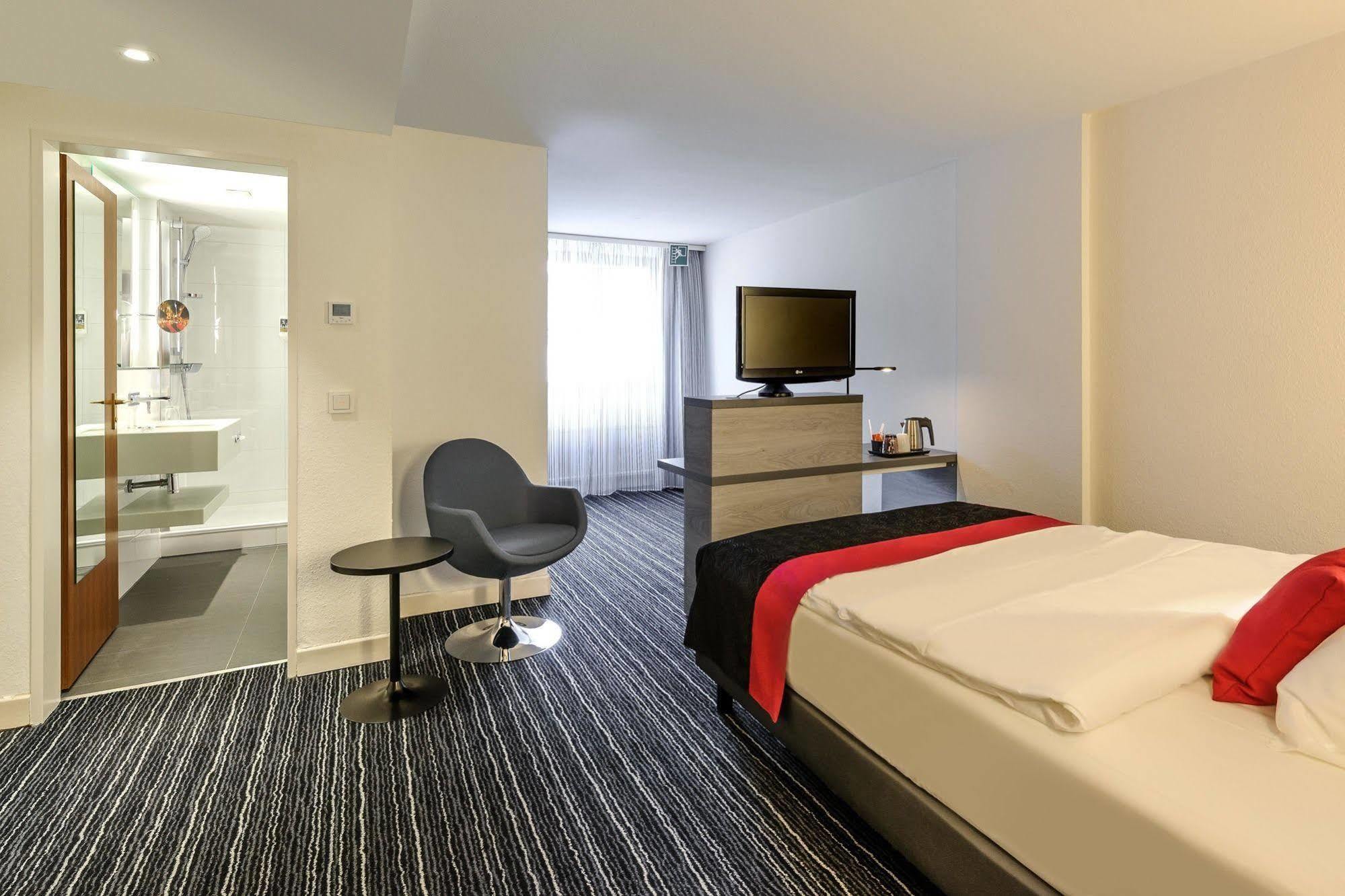 Mercure Hotel Duesseldorf Zentrum Eksteriør billede